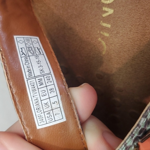 Vionic Women Floriana Leather Toestpost Thong Comfort Sandals Flats shoes sz 7 - Picture 11 of 11